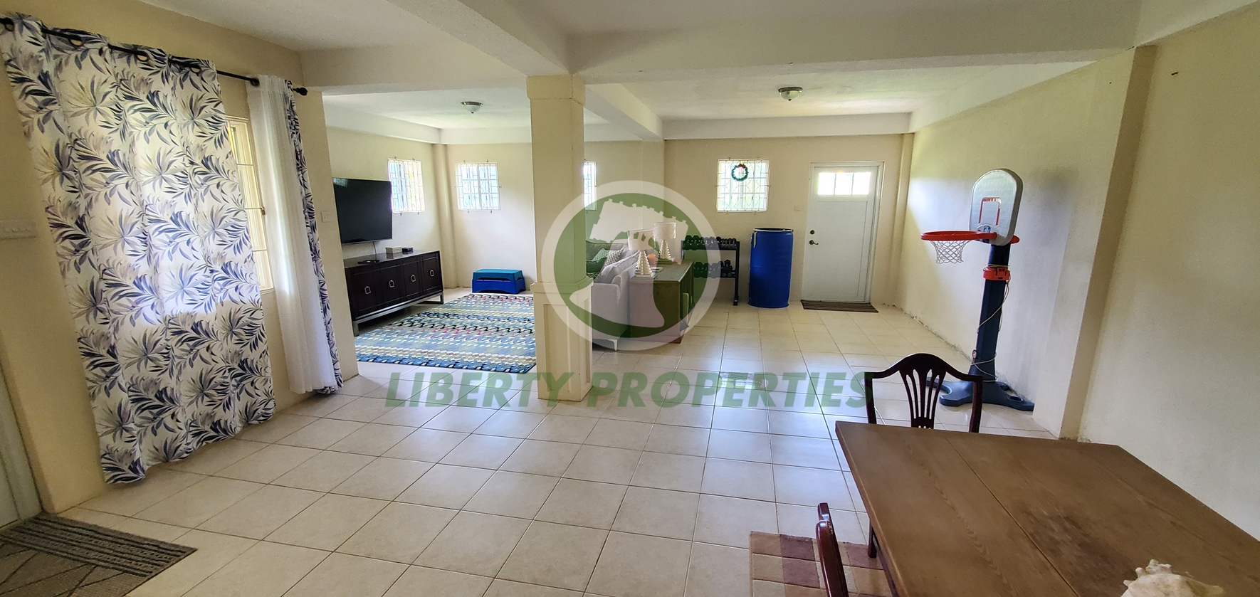 LONG TERM RENTAL  ·  SAINT VINCENT AND THE GRENADINES(Contact Agent Now)