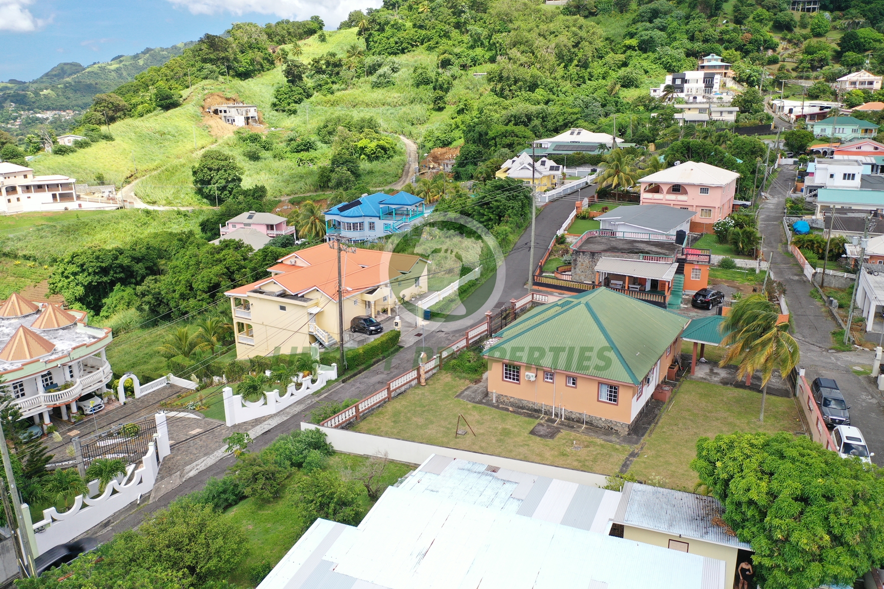FOR SALE | SPACIOUS 5-BEDROOM RESIDENCE located at Dorsetshire Hill, Saint Vincent and the Grenadines. List price:$890,000.00-Open to offers