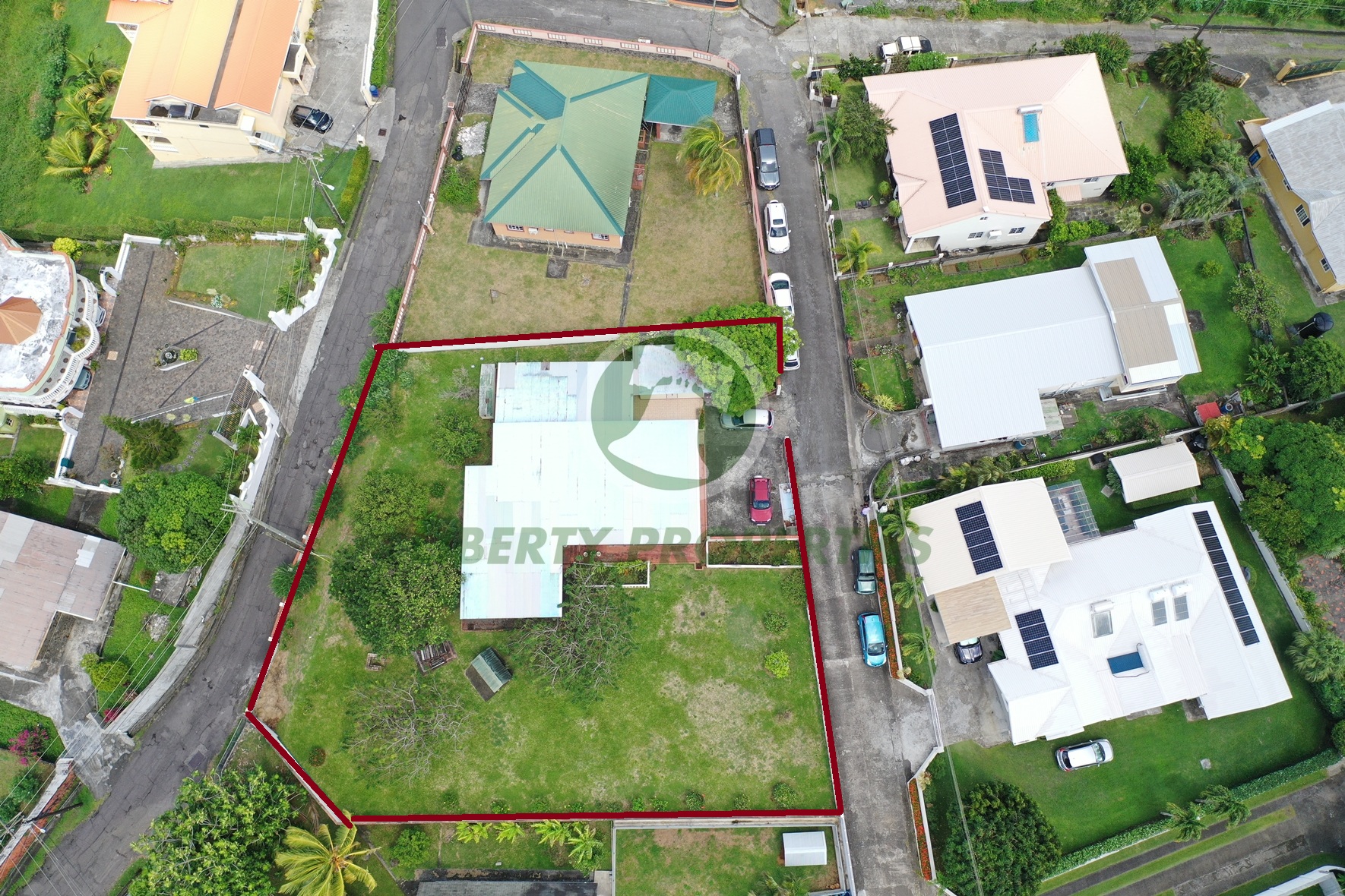 FOR SALE | SPACIOUS 5-BEDROOM RESIDENCE located at Dorsetshire Hill, Saint Vincent and the Grenadines. List price:$890,000.00-Open to offers