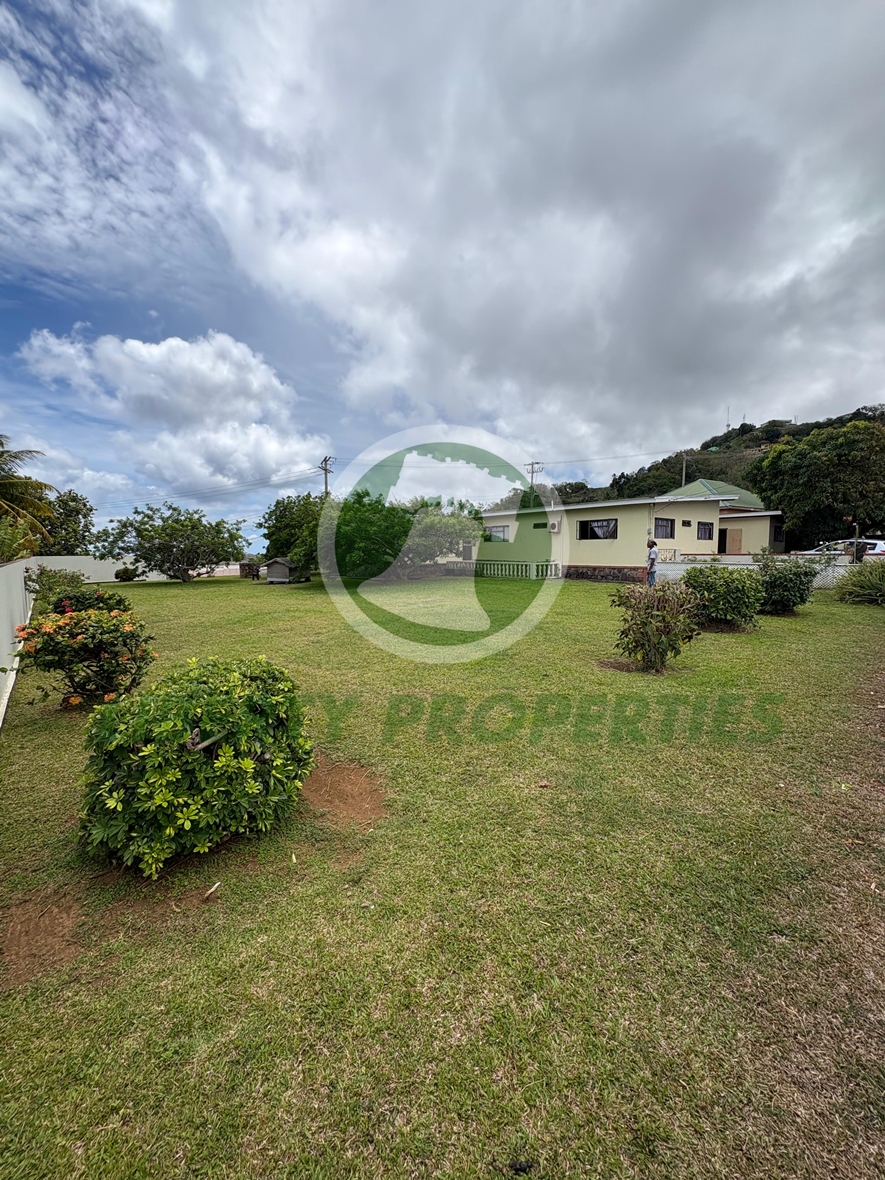 FOR SALE | SPACIOUS 5-BEDROOM RESIDENCE located at Dorsetshire Hill, Saint Vincent and the Grenadines. List price:$890,000.00-Open to offers