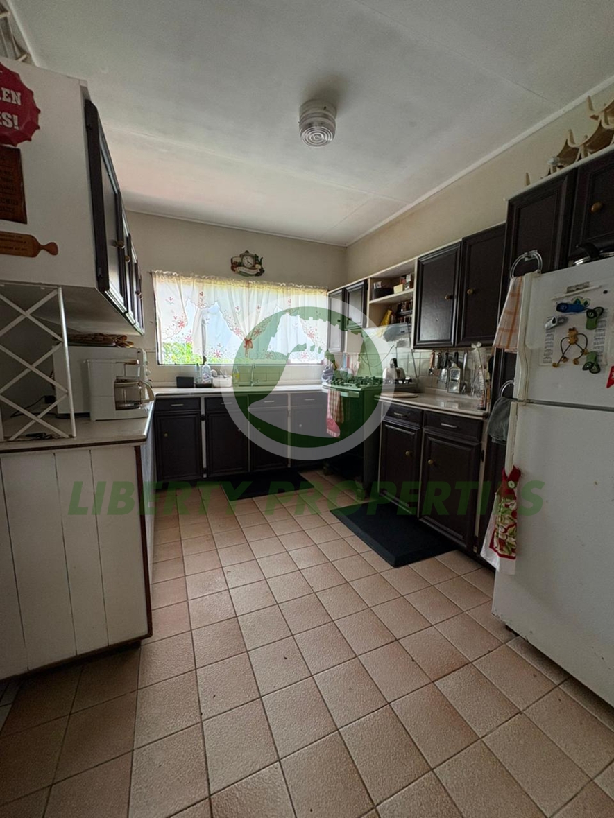 FOR SALE | SPACIOUS 5-BEDROOM RESIDENCE located at Dorsetshire Hill, Saint Vincent and the Grenadines. List price:$890,000.00-Open to offers