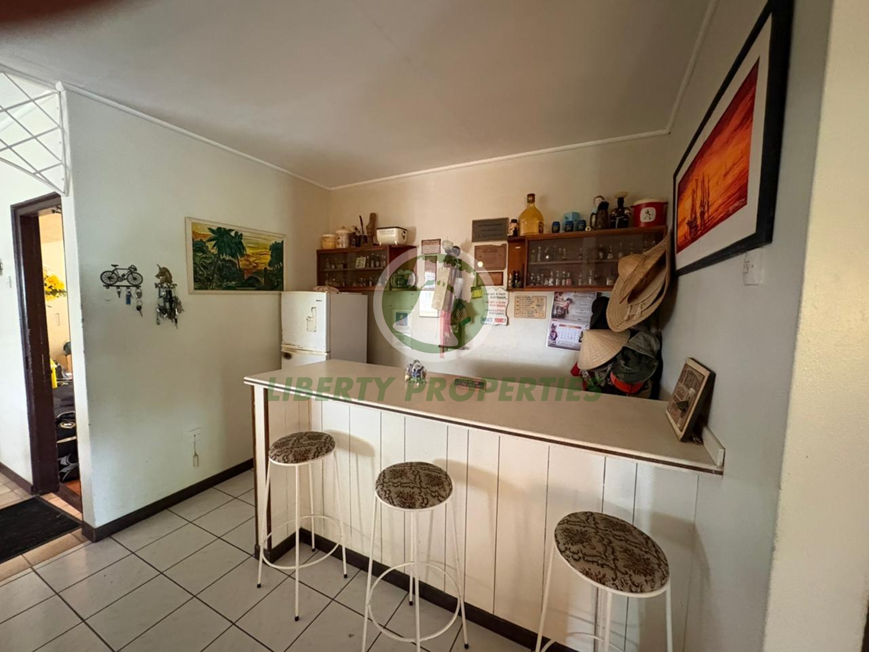 FOR SALE | SPACIOUS 5-BEDROOM RESIDENCE located at Dorsetshire Hill, Saint Vincent and the Grenadines. List price:$890,000.00-Open to offers