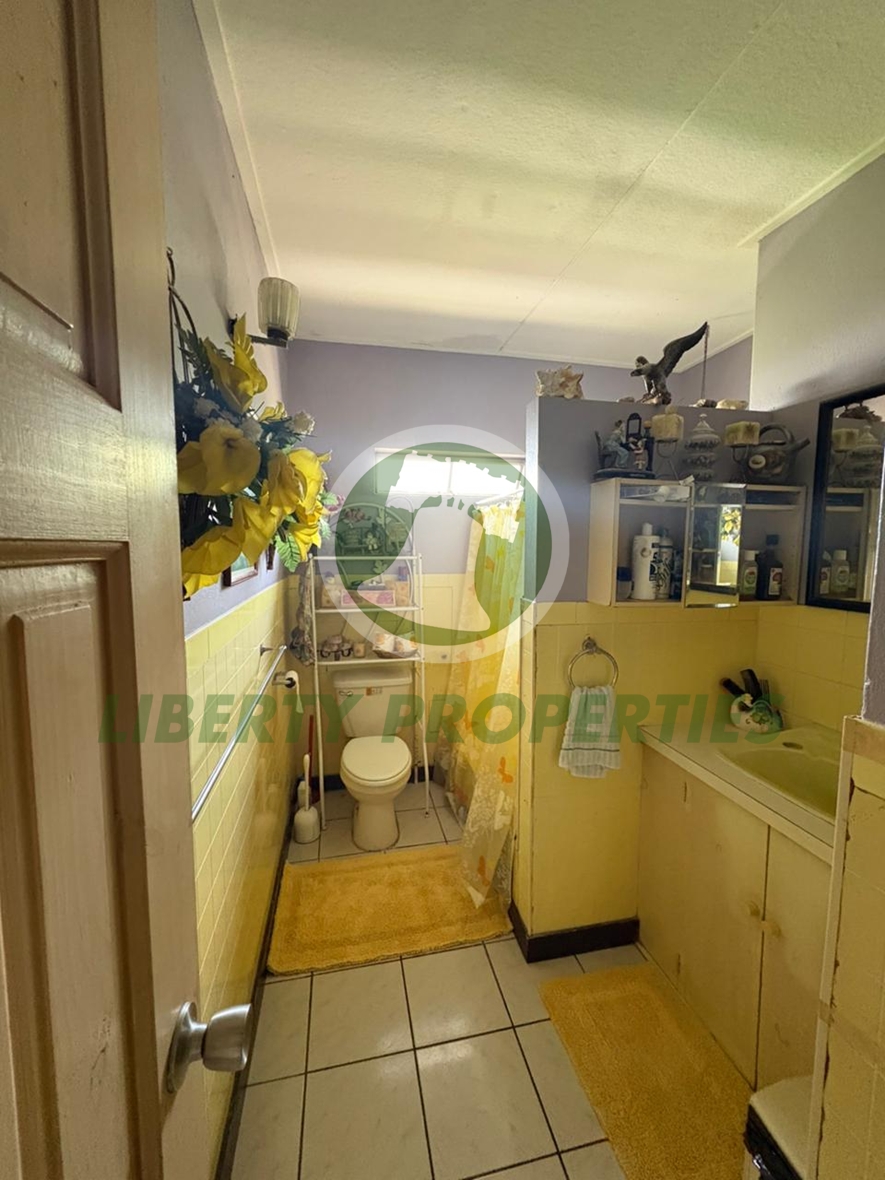 FOR SALE | SPACIOUS 5-BEDROOM RESIDENCE located at Dorsetshire Hill, Saint Vincent and the Grenadines. List price:$890,000.00-Open to offers